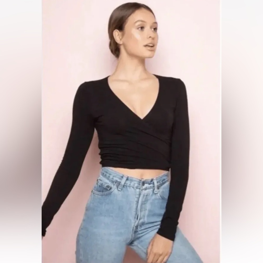 Brandy Melville Coco Wrap Crop Top One Size Black Long Sleeves Crossover Tie.